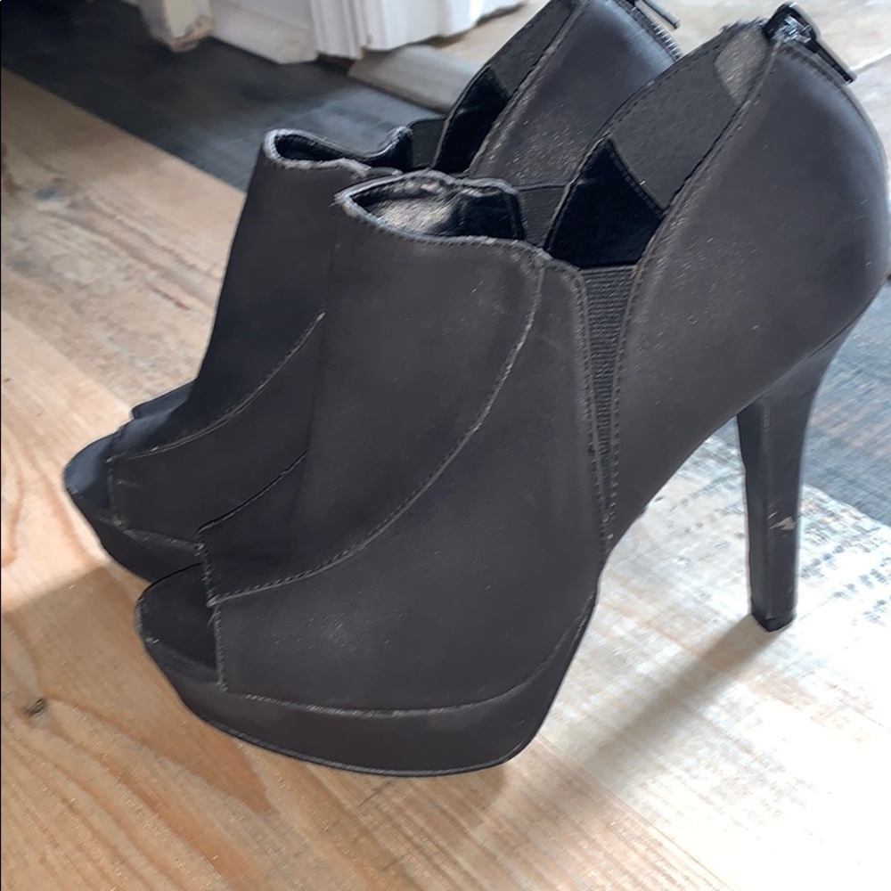 Rue 21 black heels